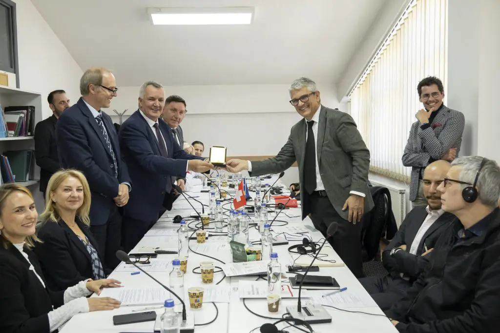 Swiss Delegation Discusses Patient-Centred Healthcare Advancements in Kosovo