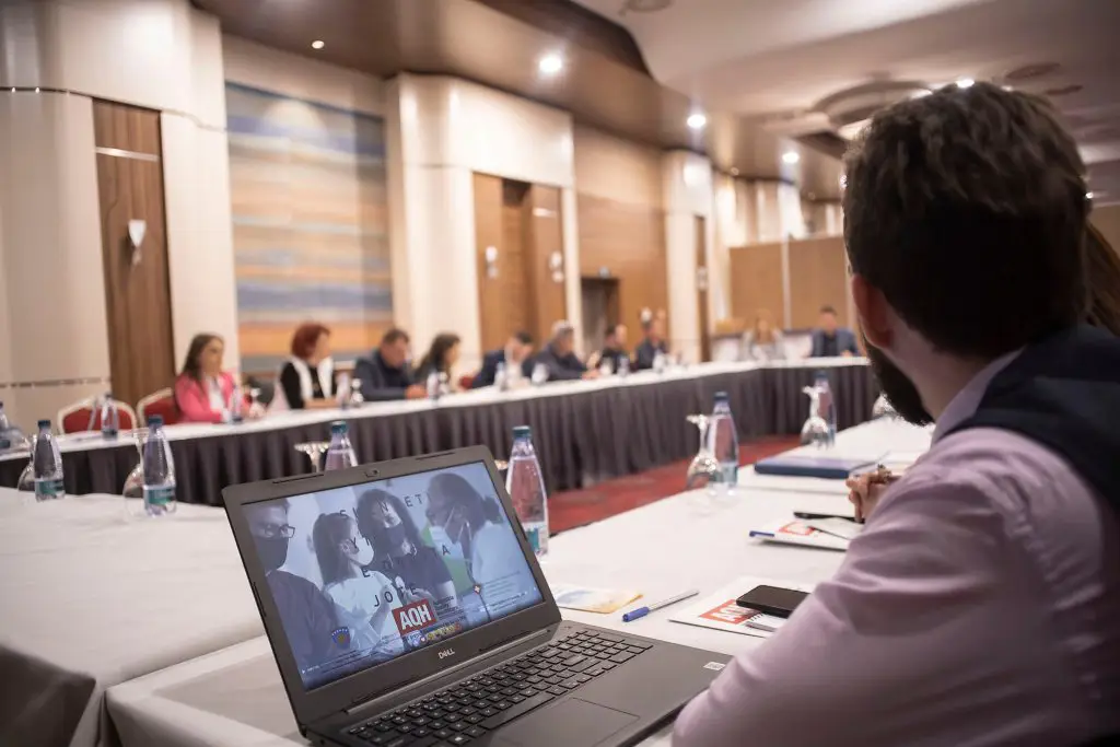 Which are the challenges in accessing healthcare for people with disability in Kosovo?
