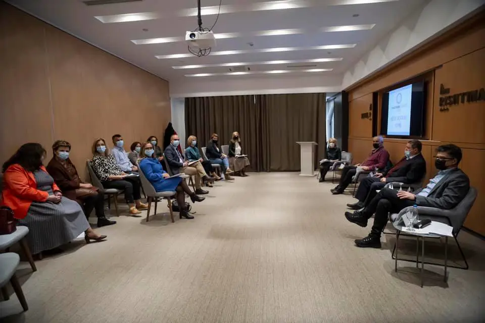 Access to diabetes care: if not now, when?